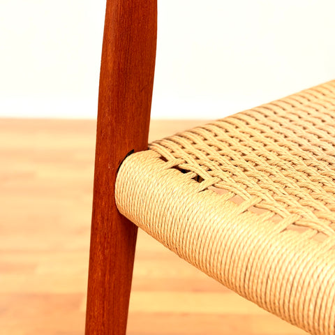 Reserverad Danish set of 4 dining chairs 'model 71' by Niels O. Moller