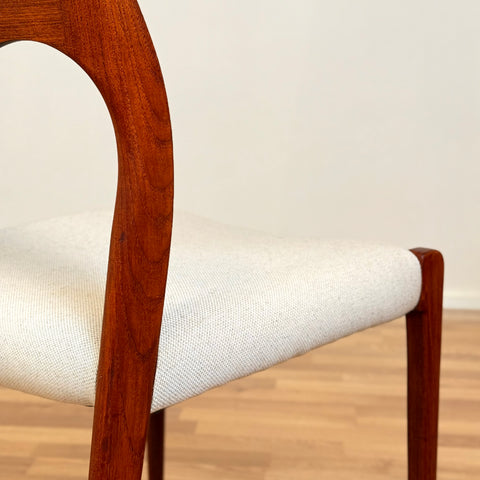 Danish set of 6 dining chairs 'model 71' by Niels O. Moller