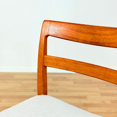 Swedish set of 4 dining chairs "Garmi" by Nilson Jonsson for Troeds
