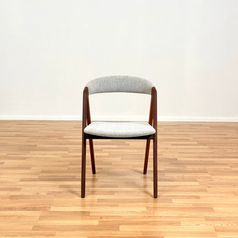 Danish set of 4 dining chairs in walnut
