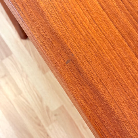 Danish dining table in teak by Vejle møbelfabrik
