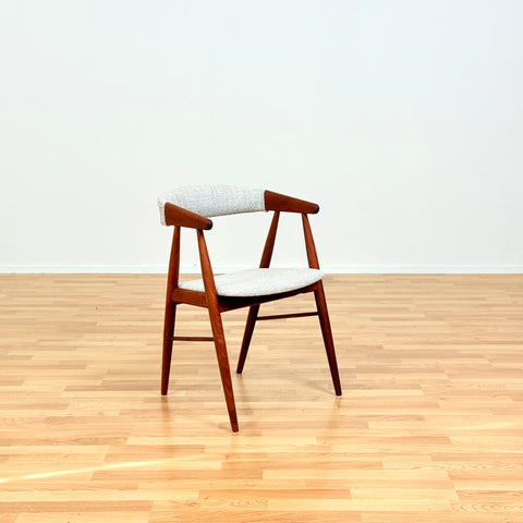 Danish armchair in walnut by Ejner Larsen & Aksel Bender Madsen