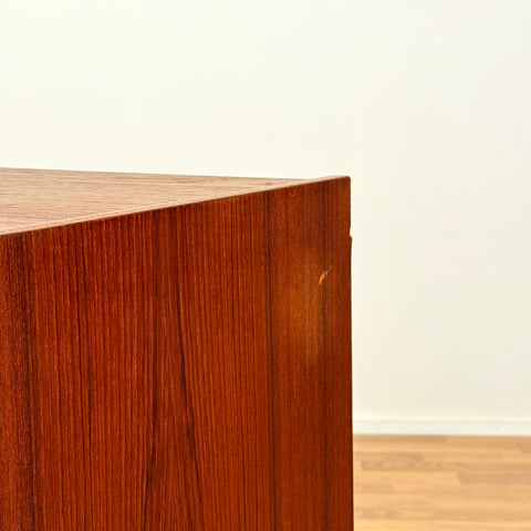 Chest of 5 drawers in teak by Arne Vodder