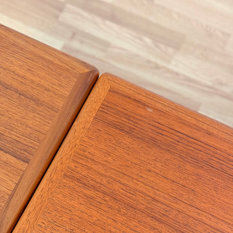 Dining table in teak, 1950s-60s, Denmark