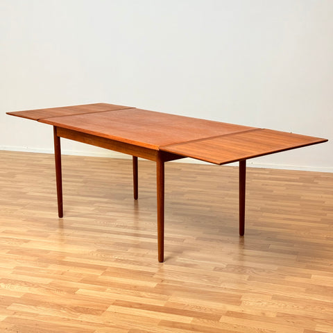 Danish rectangular dining table in teak