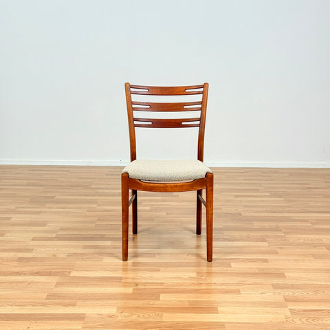 Danish set of 6 dining chairs "model 219" in teak & beech by Farstrup
