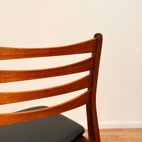 Danish set of 4 dining chairs in teak