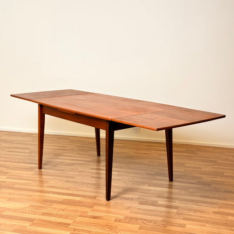 Danish rectangular dining table in teak wood