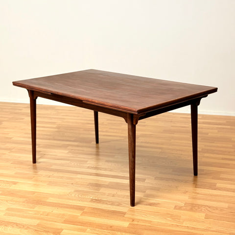 Danish rectangular dining table in Santos rosewood by Omann Jun møbelfabrik a/s