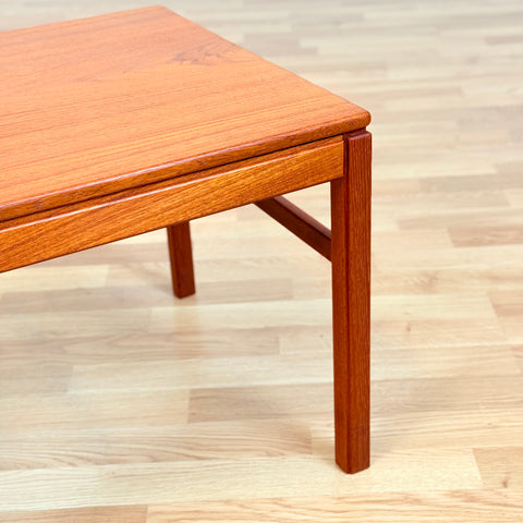 Swedish side table in teak by Gunnar Myrstrand & Sven Engström by Bra Bohag, Tingströms