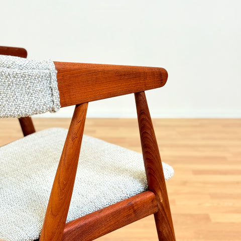 Danish armchair in walnut by Ejner Larsen & Aksel Bender Madsen