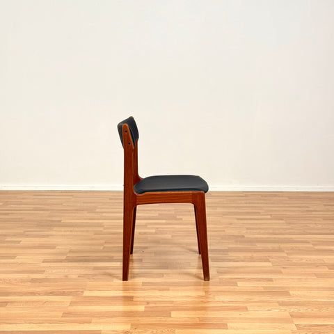 Danish set of 4 dining chairs by Erik Buch for Nova Stolefabrik