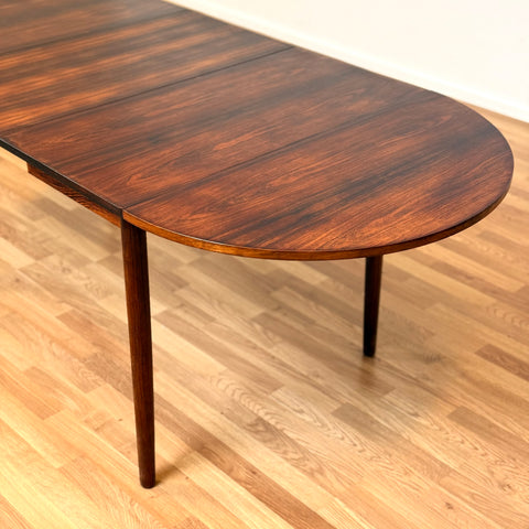 Danish dining table in Santos rosewood in the style of Arne Vodder