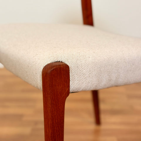 Danish set of 4 dining chairs 'model 71' by Niels O. Moller