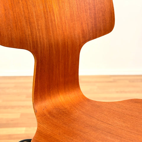 Danish single dining chair made of teak by Fritz Hansen