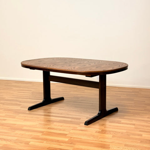 Danish oval dining table in oak by Farstrup