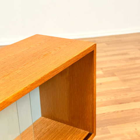 Small bookshelf in oak
