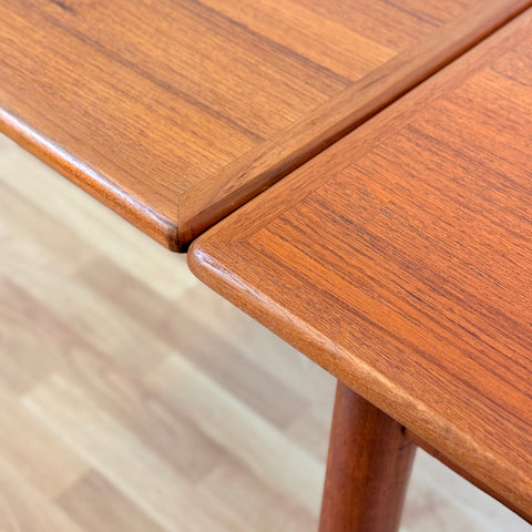 Dining table in teak, 1950s-60s, Denmark