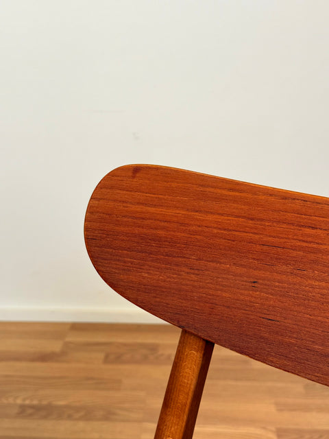 Danish set of 6 dining chairs in teak & beech