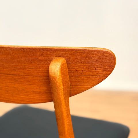 Danish set of 4 dining chairs 'model 210' in teak by Farstrup