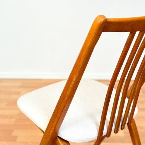 Swedish set of 8 dining chairs in beech by Gottfrid Karlsson & Söner Stolfabrik Diö