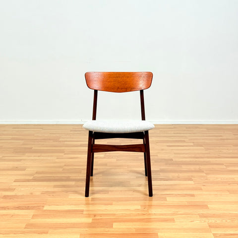 Danish set of 6 dining chairs in teak by Schiønning & Elgaard
