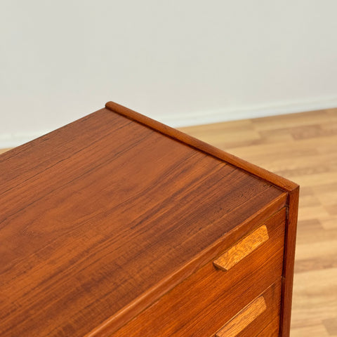 Danish chest of drawers in teak