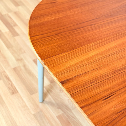 Swedish round dining table in teak by Göran Malmvall for Karl Andersson & Söner