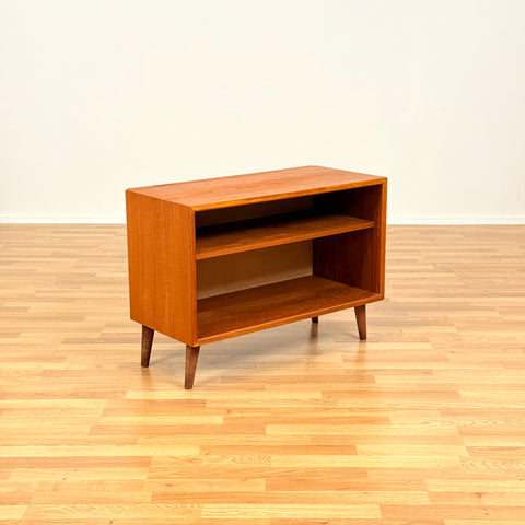 Small bookshelf in teak