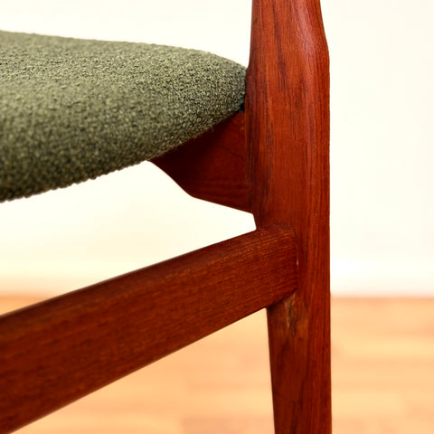 Danish set of 4 dining chairs in teak