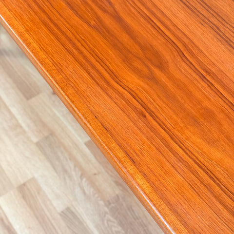 Danish dining table in teak
