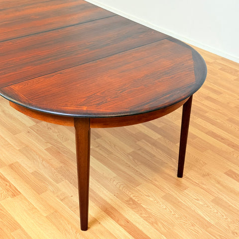 Danish round dining table in Santos rosewood by Poul Martin Nielsen for Nordvestfyns Møbelfabrik