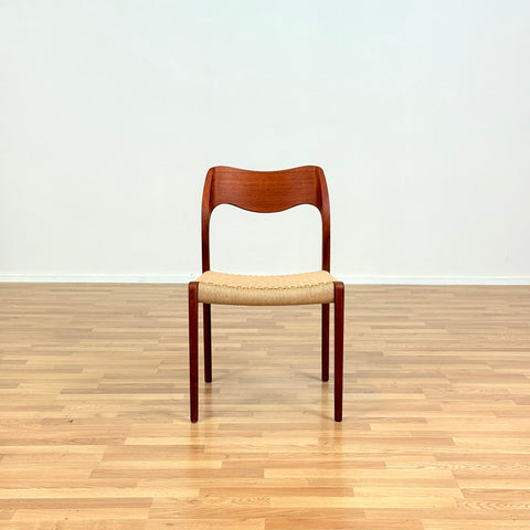 Reserverad Danish set of 4 dining chairs 'model 71' by Niels O. Moller