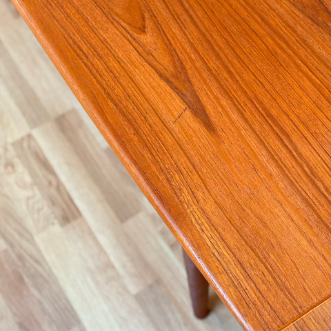 Dining table model "371/ Boomerang" in teak by Alfred Christensen for Slagelse Møbelvaerk A/S, 1960s, Denmark