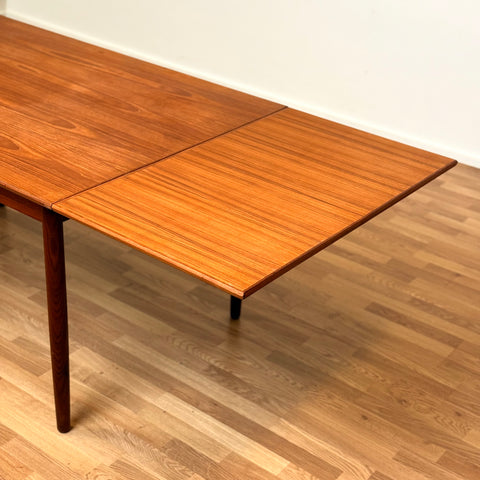 Danish dining table in teak with 2 extension boards