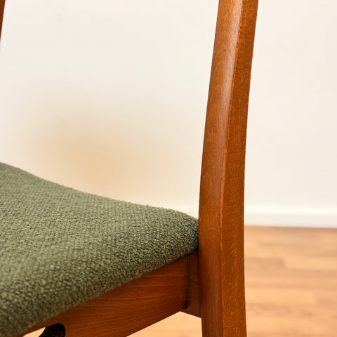 Set of 8 dining chairs in teak & beech, 1950s-60s, Denmark