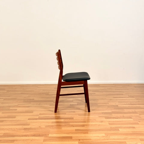 Danish set of 4 dining chairs in teak