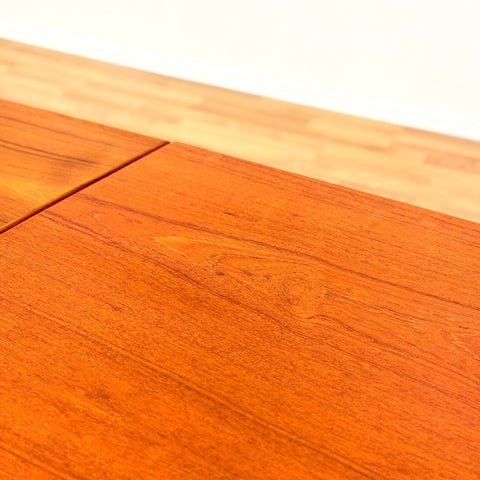 Danish rectangular dining table in teak & oak