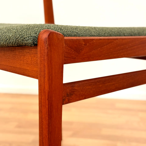 Set of 4 dining chairs in solid teak, 1950s-60s, Denmark