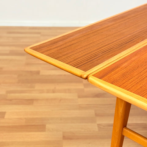 Swedish extandable coffee table in teak & beech