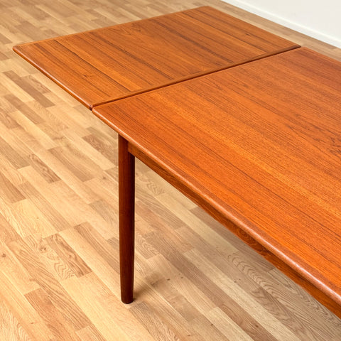 Dining table in teak, 1950s-60s, Denmark