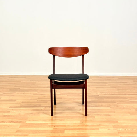 Danish set of 6 dining chairs in teak