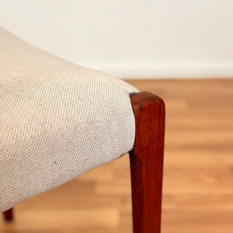 Danish set of 4 dining chairs 'model 71' by Niels O. Moller
