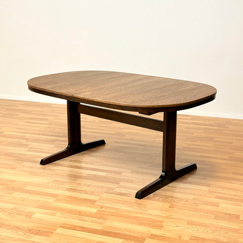 Danish oval dining table in oak by Farstrup