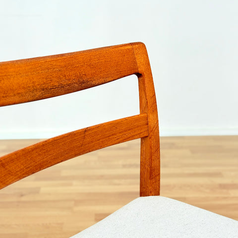 Swedish set of 4 dining chairs "Garmi" by Nilson Jonsson for Troeds