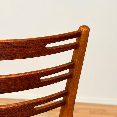 Danish set of 6 dining chairs "model 219" in teak & beech by Farstrup