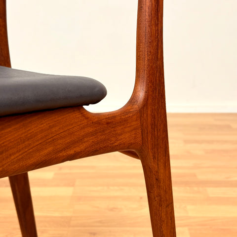 Danish set of 6 dining chairs in teak by Schiønning & Elgaard