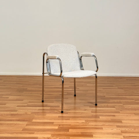 Two armchair in chrome model "Dodó"