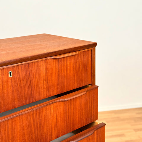 Danish chest of drawers in teak