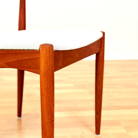 Danish set of 4 dining chairs in teak by Arne Vodder for Vamo Søderborg